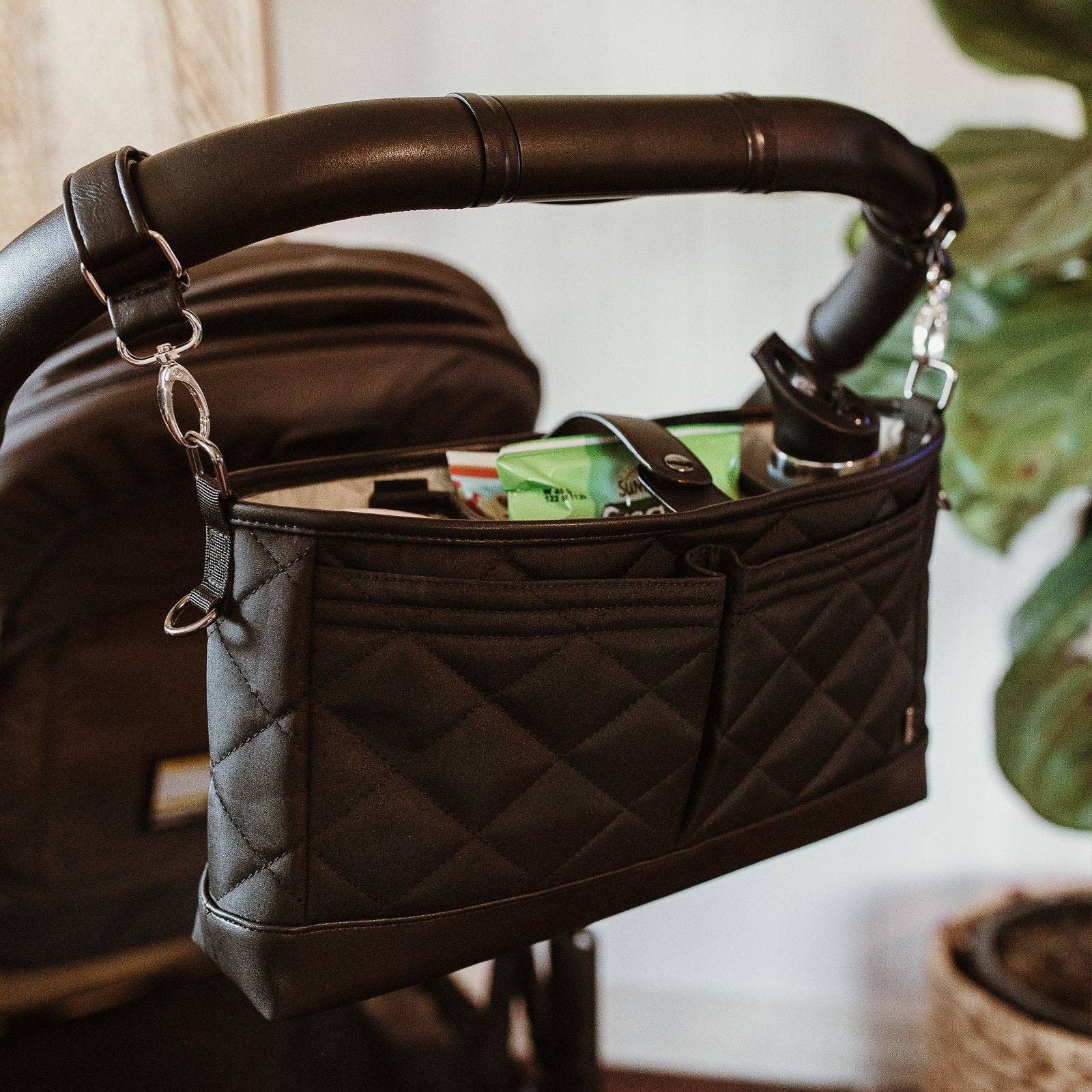 OiOi Signature Pram Caddy - Black Diamond Quilt